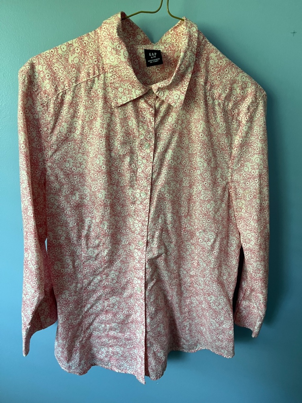 GAP Pink and White Floral Button-Up Shirt
